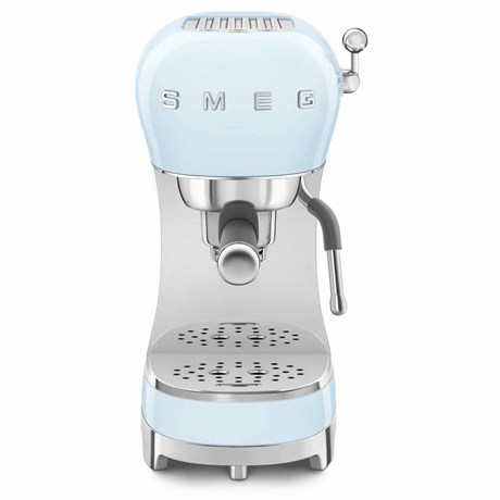 фото: Кофемашина Smeg ECF02PBEU
