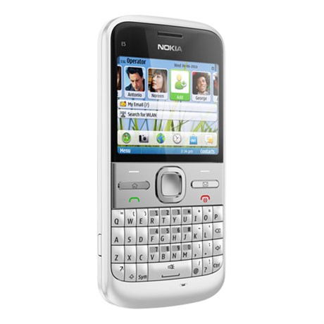 фото: Nokia E5-00 Chalk White