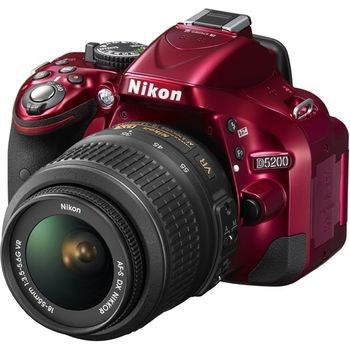 фото: Nikon D5200 kit красный